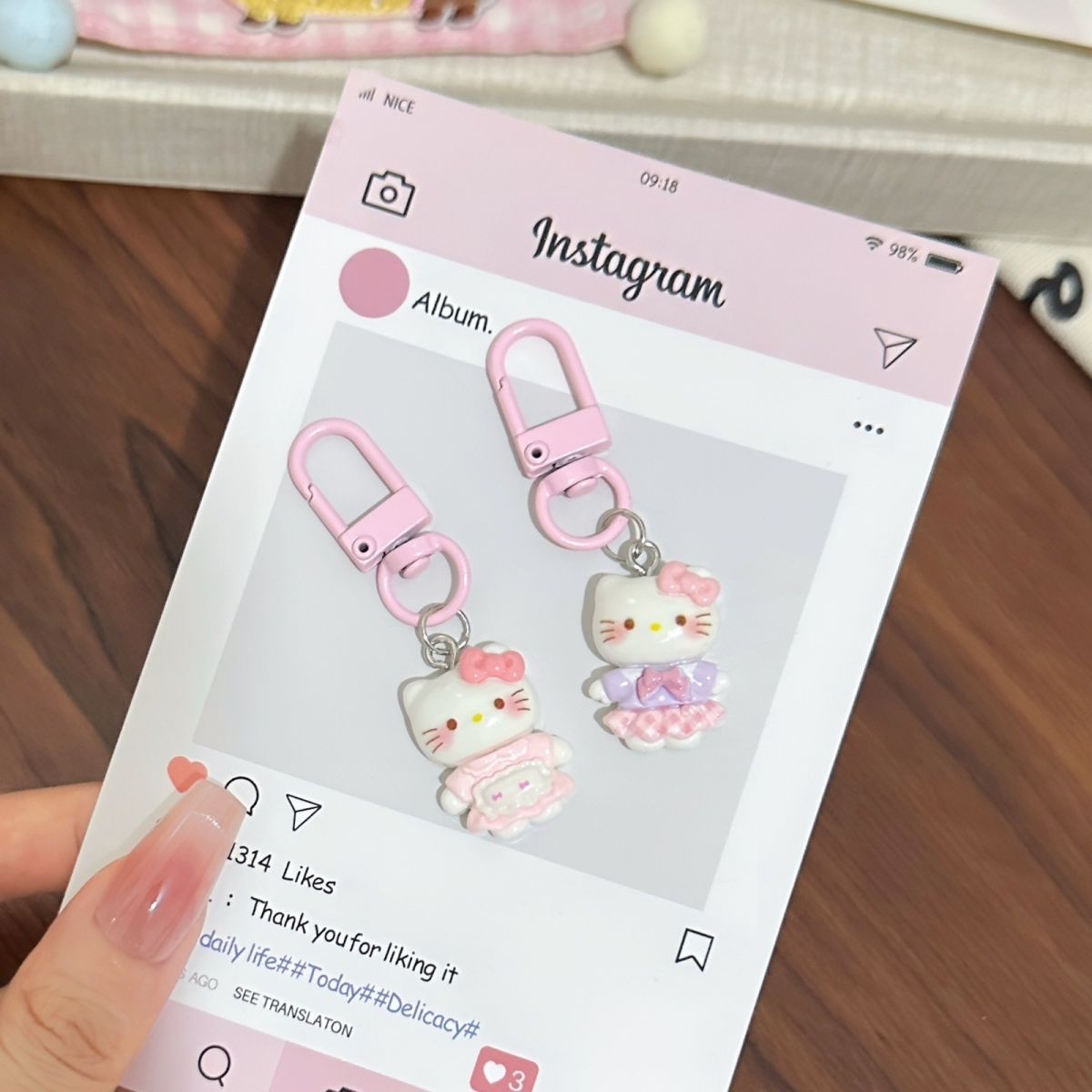 Cute Plaid Skirt Hello Kitty P - Power Bank Wireless ulasan dan harga